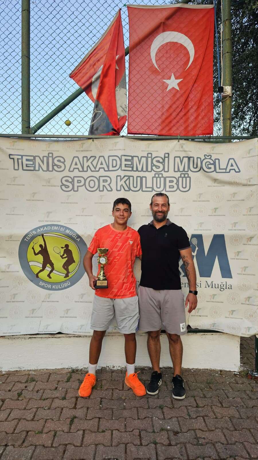 Menteşeli Aras Tezcan’dan Büyükler Turnuvasında Çifte Başarı 2